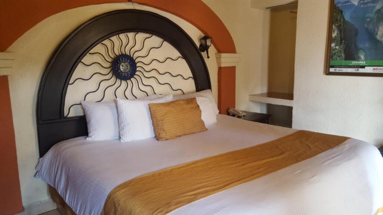 Hotel Jardines Del Centro San Cristóbal de Las Casas Exteriör bild